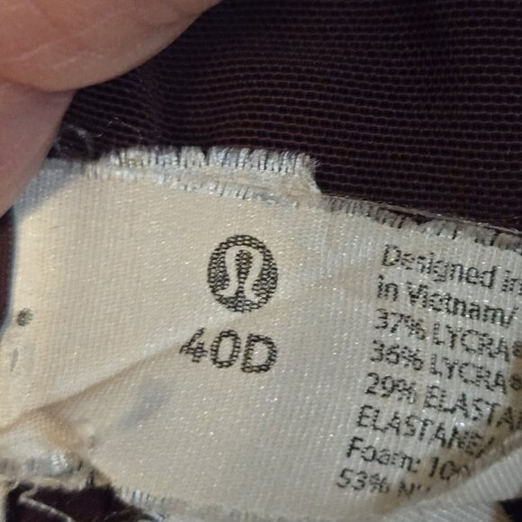 770. Lululemon Bra Burgundy Maroon Sports Bra Size 40D - Picture 6 of 7